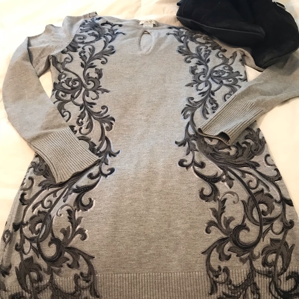 Super cute detailed sweater